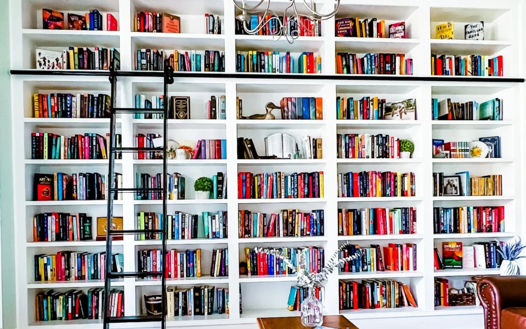 Organizing Your Bookshelf: Thematic, Aesthetic, or Alphabetical?